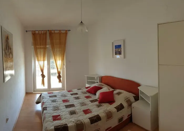 少女公寓 特罗吉尔