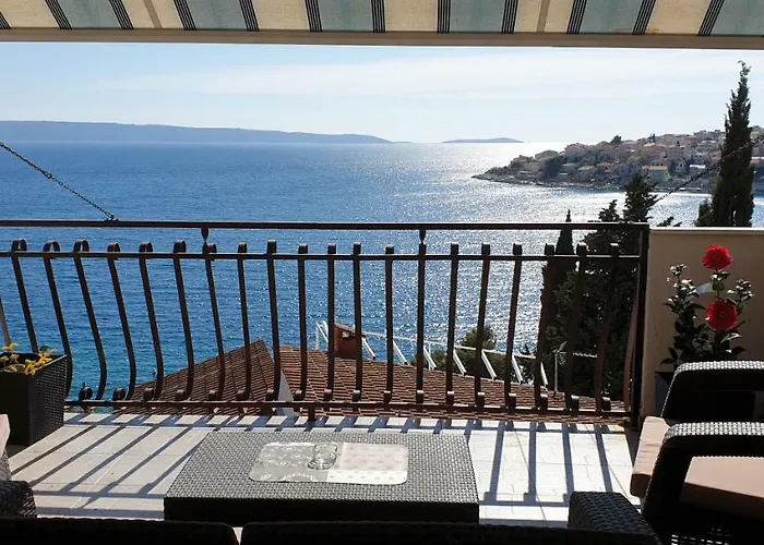 少女公寓 特罗吉尔