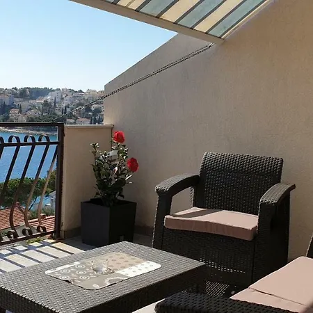 Maiden Διαμέρισμα Τρογκίρ